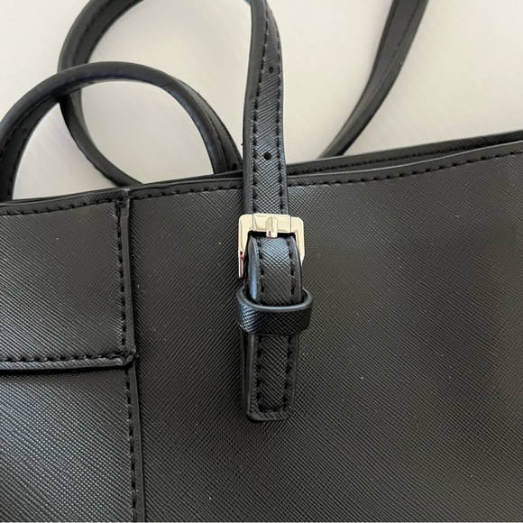 Guess Delaney Black Medium Classic Tote Bag - Picture 5 of 16